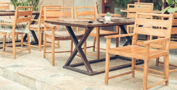 Čišćenje Spoljašnjih Delova Ugostiteljskih Objekata