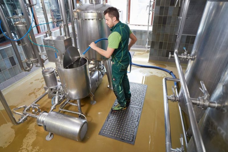 Umanjena slika proizvoda Antimikrobni, ergonomski otirač za kuhinje i prehrambenu industirju Kleen Thru Plus - 86 x 60 cm