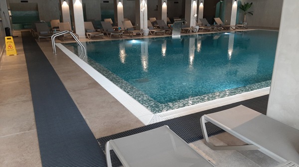 Umanjena slika proizvoda Podloga za bazene i svlačionice