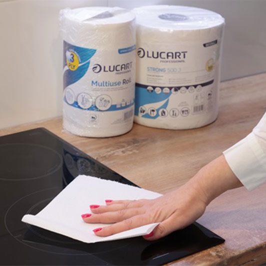 Umanjena slika proizvoda Ubrus u rolni, troslojni Lucart Strong 3.250 Multiuse